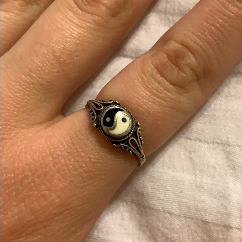 Yin yang ring